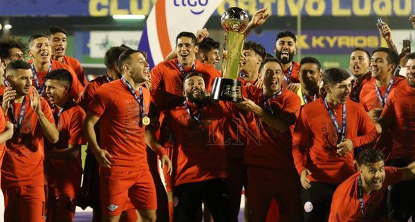 Referentes y exjugadores saludan a Libertad por sus 116 años