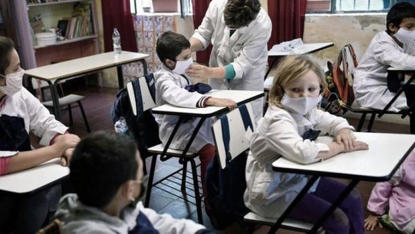 Uruguay retoma la presencialidad plena en educación sin distanciamiento obligatorio