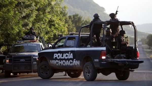 El hallazgo de 17 cadáveres en Michoacán reaviva el debate sobre la violencia en México