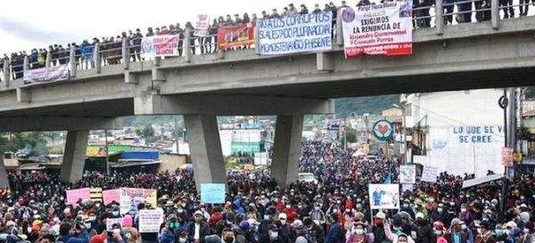 Jornada de paro nacional en Guatemala pide la renuncia del presidente Giammatei