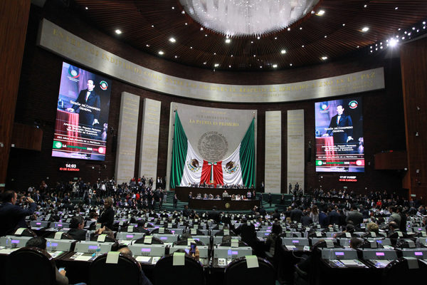 Diputados mexicanos aprueban prórroga en subcontratación laboral - MarketData