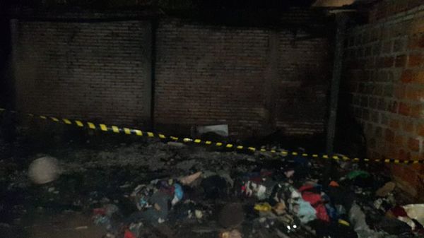 Incendio de precaria vivienda deja un hombre fallecido - Nacionales - ABC Color