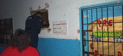 Hurtan objetos de valor de una institución educativa de Barrio Obrero - Nacionales - ABC Color