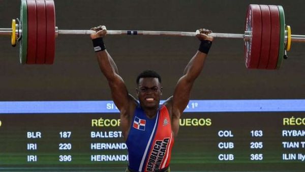 Zacarías Bonnat gana plata en halterofilia 81 kg y consigue la primera medalla para República Dominicana