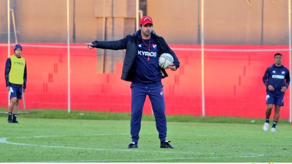 Rorro López mantiene la base