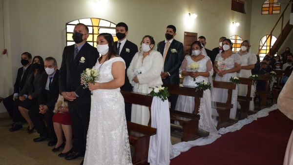 Diez parejas se dieron el "sí" en casamiento comunitario de Areguá