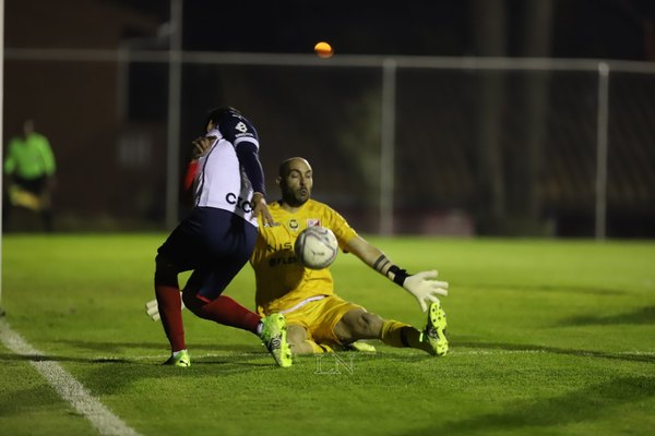 'Me encanta el fútbol paraguayo', afirma Federico Cristóforo