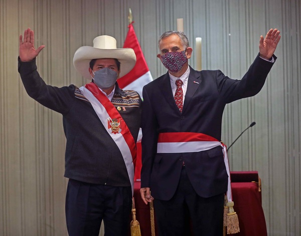 El presidente de Perú intenta apaciguar críticas con dos últimos ministros - MarketData