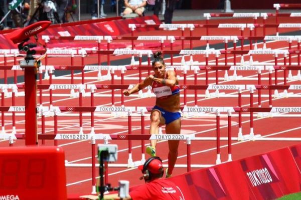 Camilla Pirelli, novena en su serie en los 100 metros con vallas