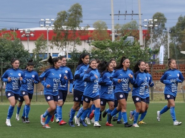 Sábado intenso para las Albirrojas - APF