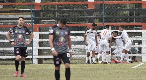 El Aviador tumbó al Rayadito