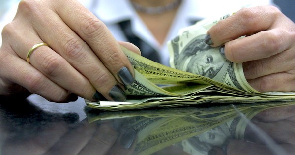 La Nación / Alta demanda motivó al dólar cerrar julio orillando la cotización inicial del 2021