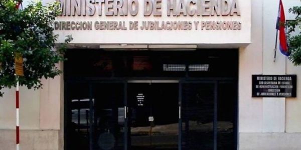 Jubilados estatales en pie de guerra por manejo oficial de la Caja Fiscal