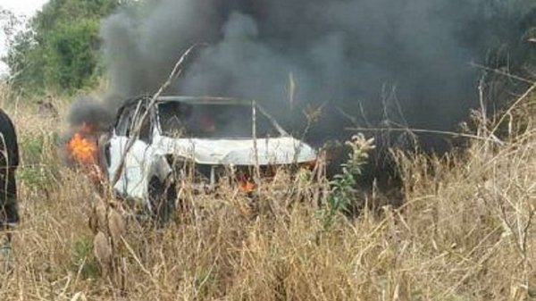 Asalto y quema de vehículo en estancia de San Pedro | Noticias Paraguay