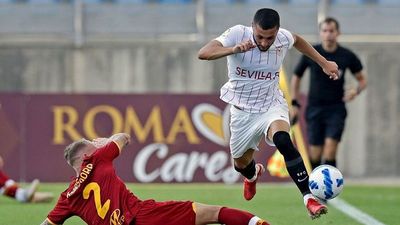 Accidentado empate entre el Sevilla y el AS Roma de Mourinho