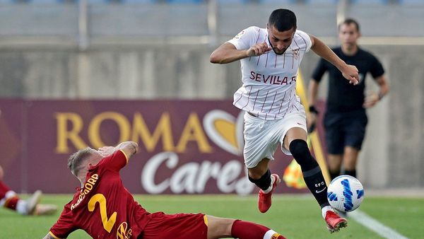 Accidentado empate entre el Sevilla y el AS Roma de Mourinho