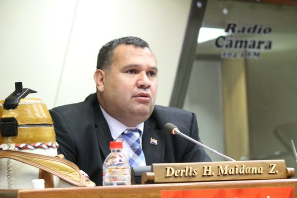 Horacio Cartes, presidente de la ANR: “Todos queremos que sea, hay gran deseo de las bases”, afirma diputado Derlis Maidana - ADN Digital