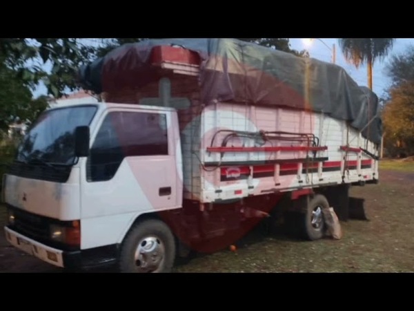 LA PAZ: APREHENDEN A TRES HOMBRES E INCAUTAN CAMIÓN CON CARGA DE CARBÓN VEGETAL