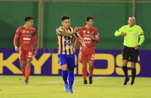 Luqueño vence agónicamente a Nacional y sale de la zona del descenso