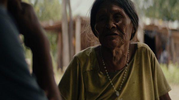 Apenas el sol: La jornada por preservar la identidad, la cultura y la memoria