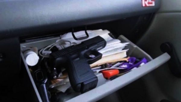 Diputado liberal  plantea habilitar portación legal de armas en autos
