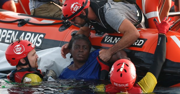 La Nación / Más de 400 migrantes rescatados en el Mediterráneo