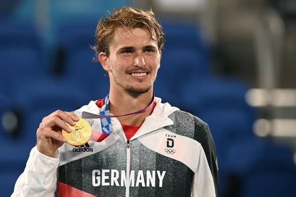 El tenista alemán Alexander Zverev se cuelga  el oro y sucede a Andy Murray
