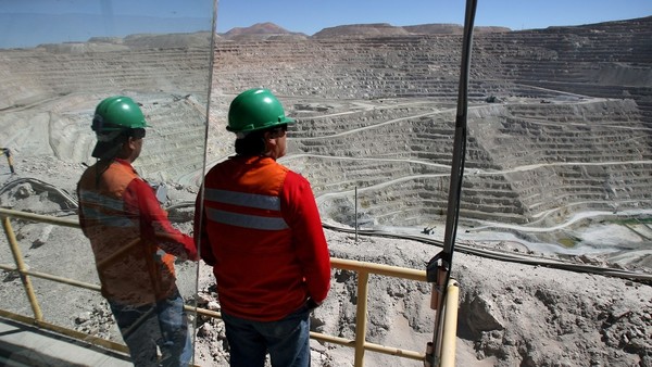 Los trabajadores de la mina chilena la Escondida votan a favor de irse a huelga | Ñanduti