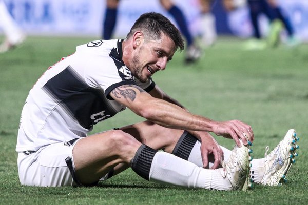 Con pésimo arbitraje, Olimpia cae de local ante Guaireña