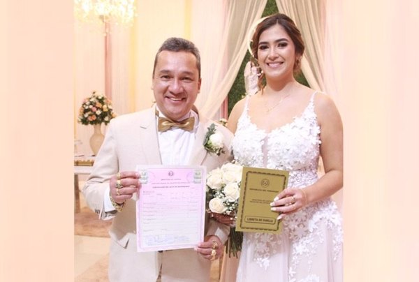 Crónica / Locutor que se hizo famoso por pedido de casorio viral... ¡omendáma katu!