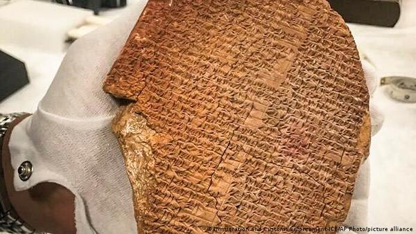 Irak celebra la devolución de 17.000 artefactos antiguos saqueados
