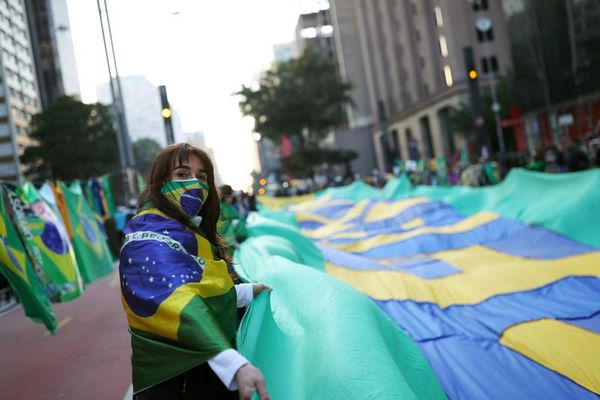 Miles de partidarios de Bolsonaro protestaron contra el sistema electoral en Brasil | Ñanduti