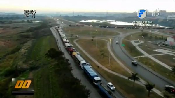 Camioneros llegan hasta Asunción en reclamo a un mejor pago del flete