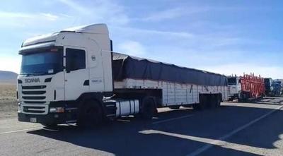 Camioneros llegan a Asunción en reclamo a un mejor pago del flete – Prensa 5