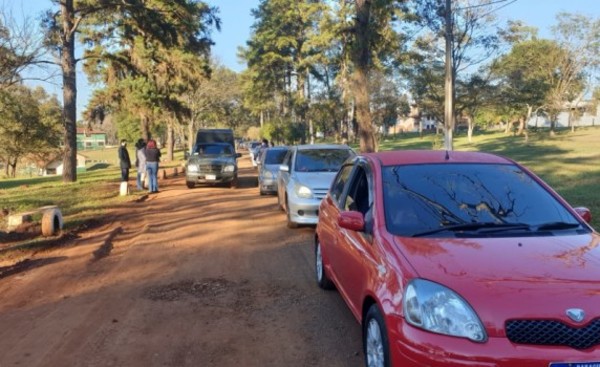 Masiva concurrencia de trabajadores para aplicación de segunda dosis