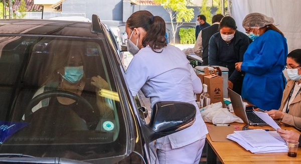 Hoy deben inmunizarse 97.518 trabajadores esenciales