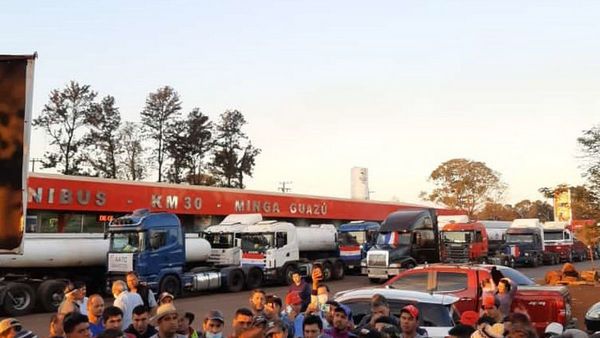 Camioneros prevén marchar hasta el Congreso para exigir ley de fletes