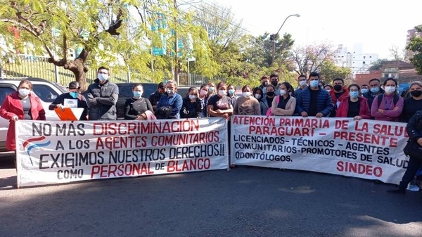 Diario HOY | Trabajadores de las USF se manifiestan frente al MSPBS exigiendo desprecarización laboral