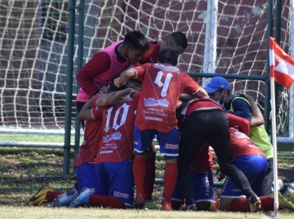 Atl. Colegiales sumó de a tres en el cierre de la fecha 20 - APF