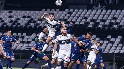 Guaireña logra un histórico triunfo frente a Olimpia | Noticias Paraguay