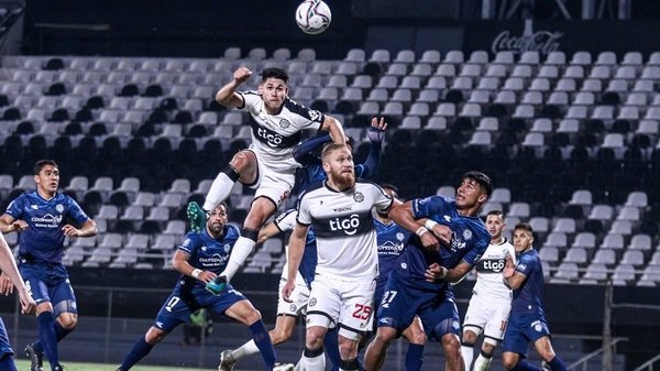 Guaireña logra un histórico triunfo frente a Olimpia | Noticias Paraguay