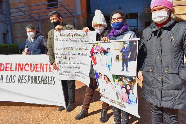 Exigen que acusado del cuádruple homicidio vaya a juicio - Nacionales - ABC Color