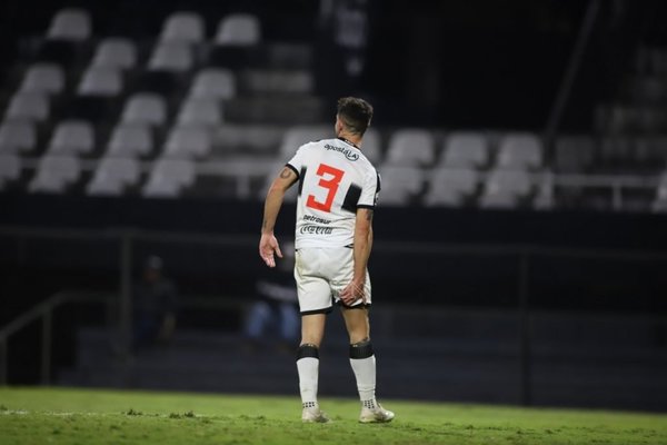 Alejandro Silva quedaría fuera de los cuartos de Libertadores ante Flamengo