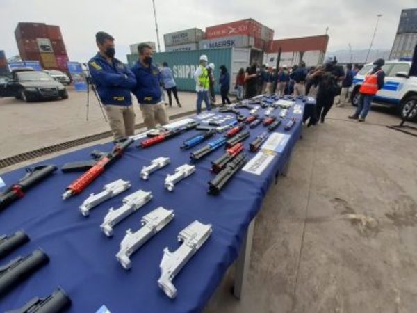 Aduanas de Chile decomisa piezas para armar 30 fusiles y su destino sería Paraguay o Bolivia | Ñanduti