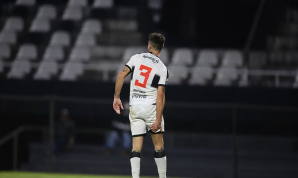 El uruguayo Alejandro Silva quedaría fuera de los cuartos de Libertadores ante Flamengo - OviedoPress