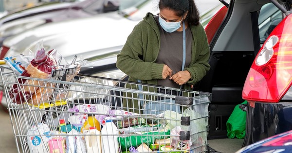 La Nación / Supermercados admiten que se encarecieron varios productos de la canasta básica