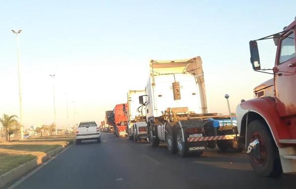 Camioneros piden aprobación de ley de fletes