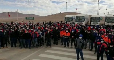 La Nación / La mayor mina de cobre en Chile irá a huelga