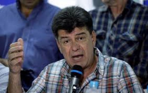 Efraín Alegre anunció que accionará penalmente por deudas en ambas binacionales