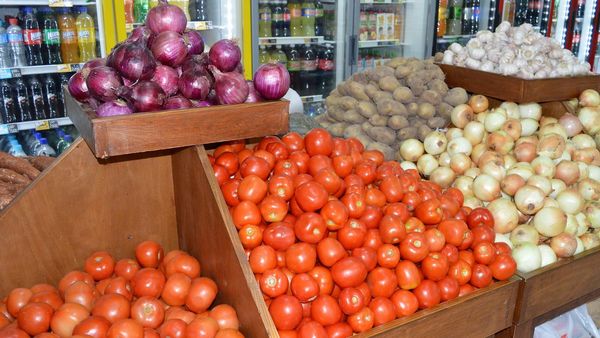Aceite y lácteos subieron de precio y se mantienen costos de verduras y frutas